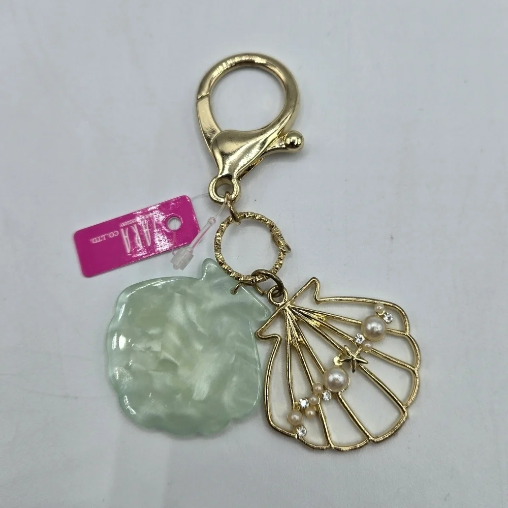 Seashell Keychain Gold and Green